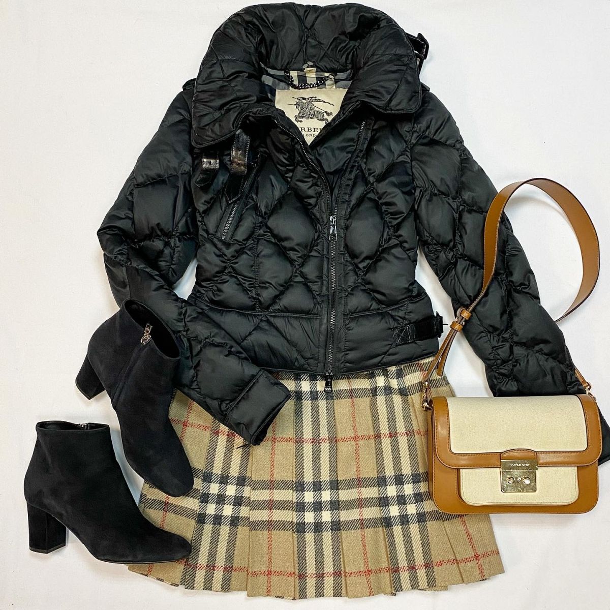 Пуховик Burberry размер S цена 30 770 руб Юбка Burberry размер 40 цена 10 770 руб Ботильоны Loro Piana размер 39 цена 15 385 руб Сумка Michael Kors