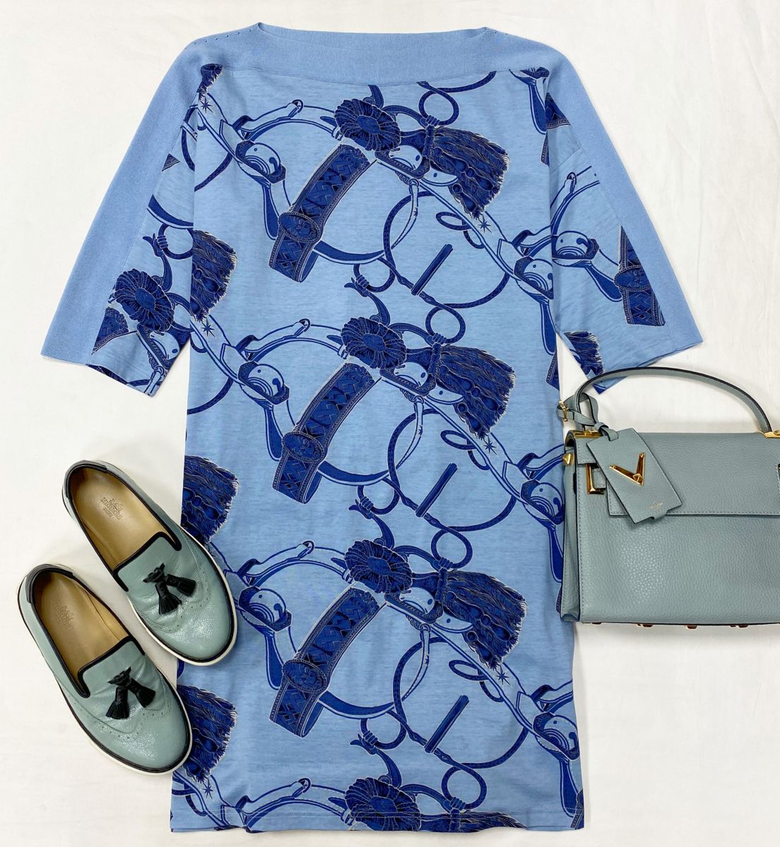 Платье Hermès размер 44 цена 23 483 руб Слипоны Hermès размер 37 цена 23 483 руб Сумка Valentino