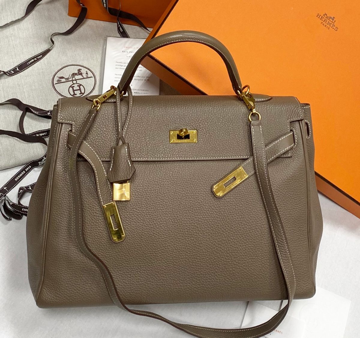 
Сумка Hermès Kelly размер 32 цена 1 230 000 руб 