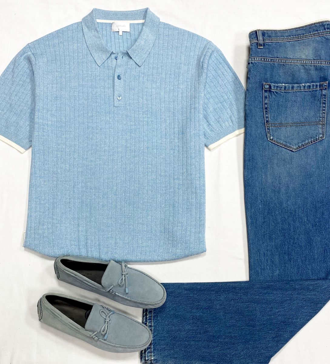 #mechtamen Кофта размер XXL цена 15 655 руб
Джинсы Peserico размер 52 цена 7 828 руб/ с биркой/
Мокасины Zegna размер 40 цена 15 655 руб