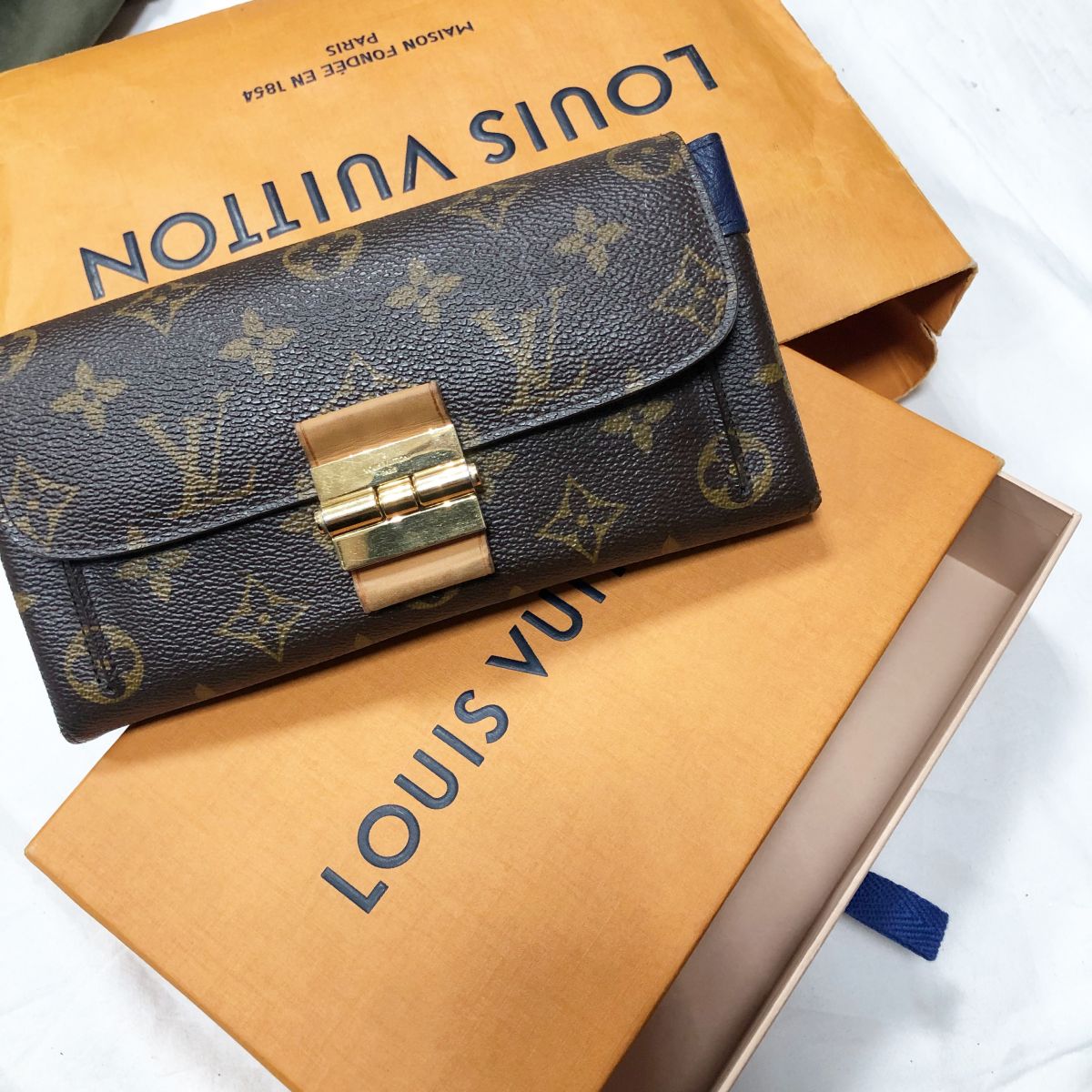 Кошелек LOUIS VUITTON цена 18 786 руб