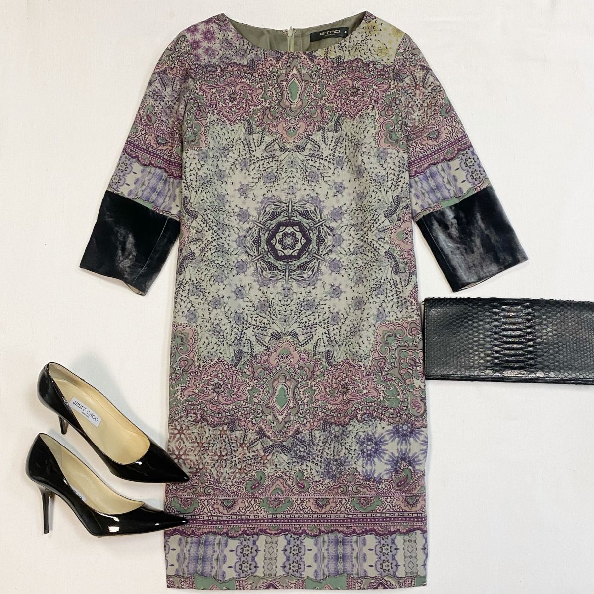 Платье Etro размер 40 цена 6 154 рубТуфли Jimmy Choo размер 39 цена 15 385 рубКлатч Dior