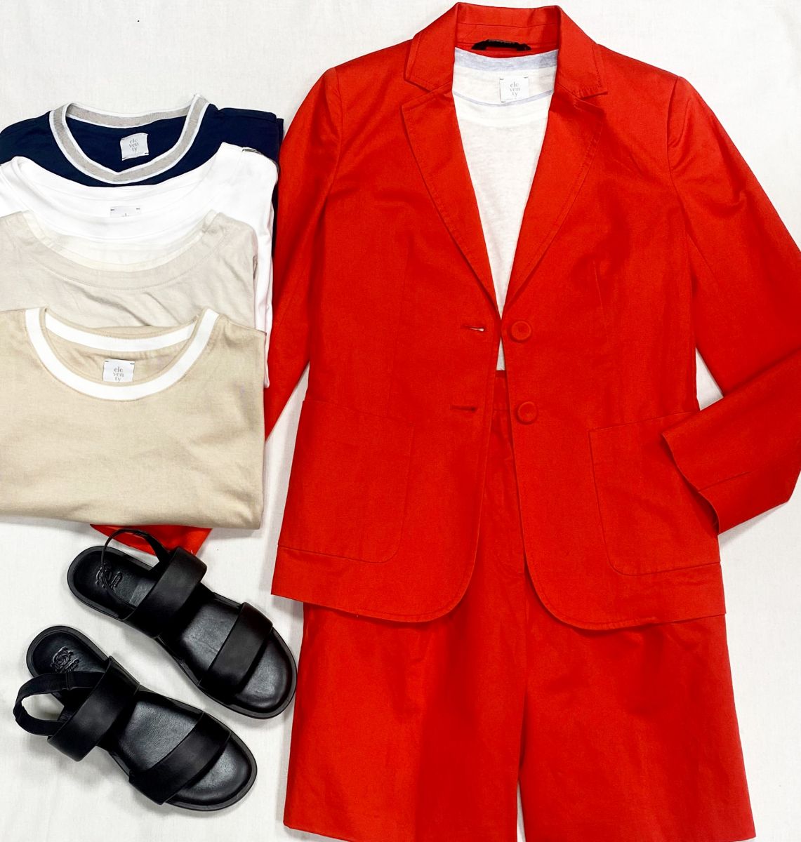 Костюм Weekend/ Max Mara размер 40 цена 12 524 руб
Футболки Eleventy размер M цена от 3 131 руб до 7 828 руб
Босоножки Dune размер 40 цена 9 393 руб