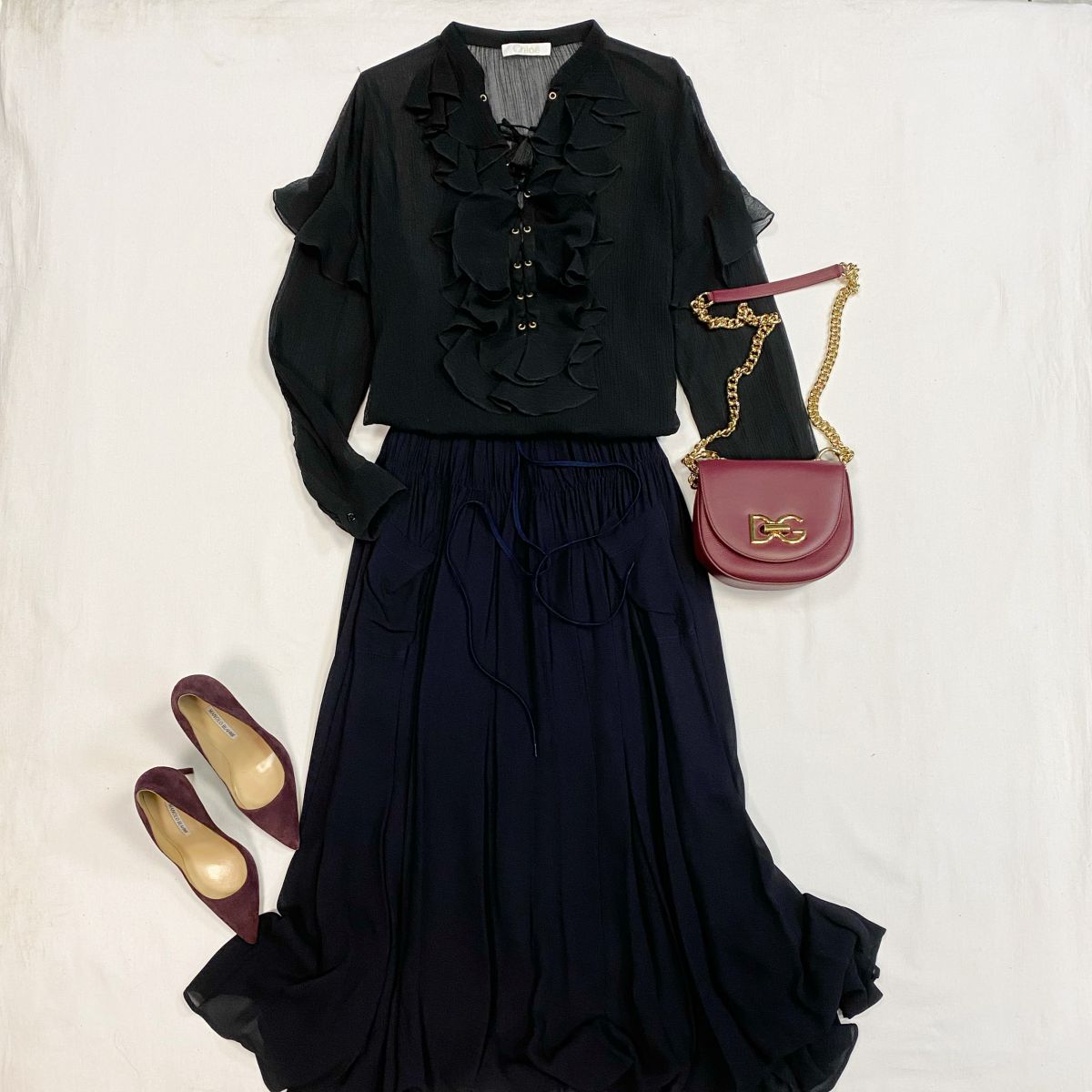 Костюм CHLOE  размер M цена 30 770 рубТуфли MANOLO BLAHNIK  ра38 цена 10 770 рубСумка DOLCE GABBANA 