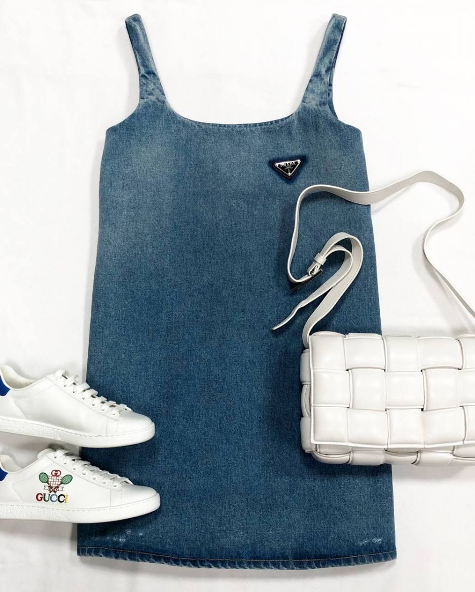 Сарафан / джинса/ PRADA размер 36 цена 46 965 руб
Кеды Gucci размер 35.5 цена 31 310 руб
Сумка Bottega Veneta