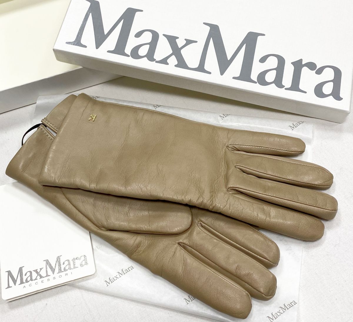 Перчатки / кожа / Max Mara размер 8 цена 23 483 руб / новые / упаковка /