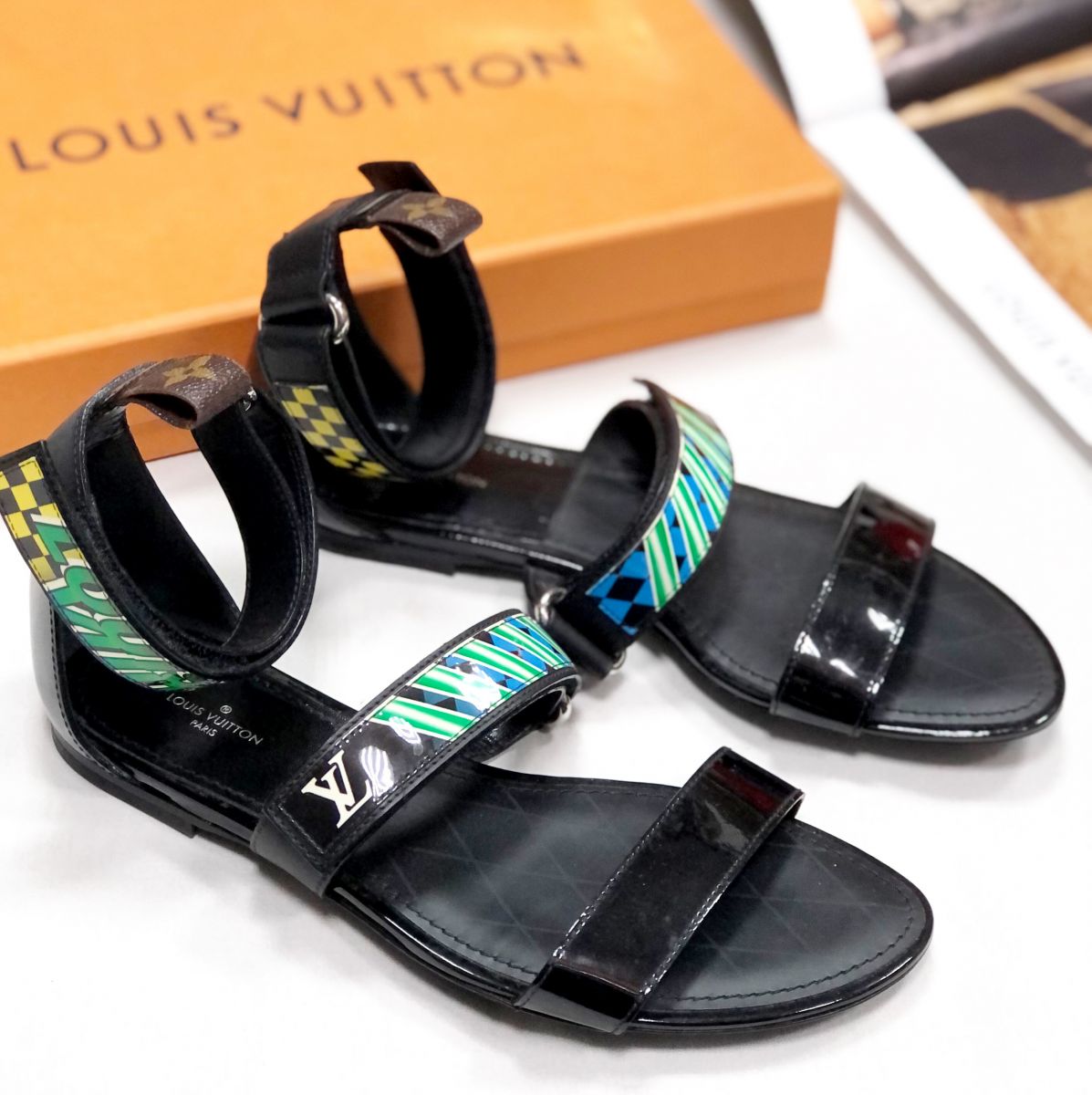 Босоножки Louis Vuitton размер 39 цена 23 483 руб
