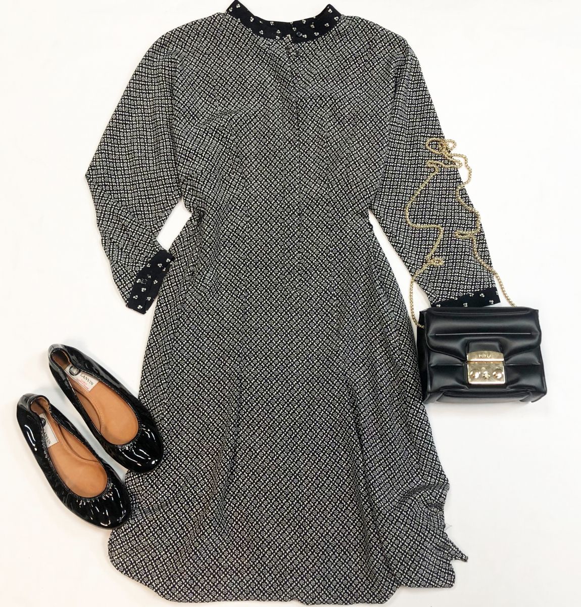 Платье weekend размер 40 цена 7 693 рубБалетки Lanvin размер 37 цена 7 693 рубСумка Furla