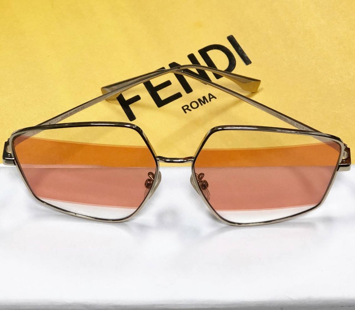 Очки Fendi цена 7 828 руб