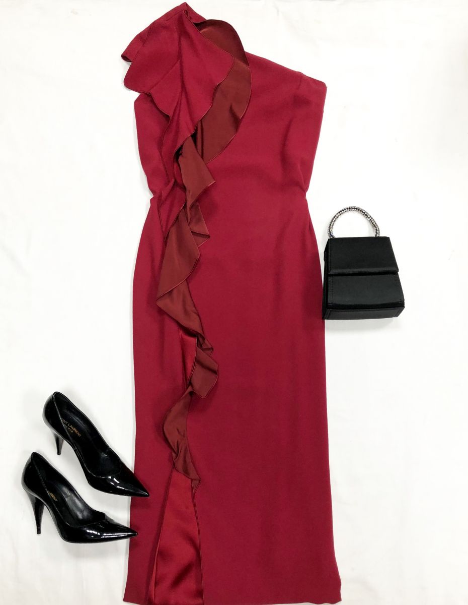 Платье Max Mara размер 42 цена 23 078 руб
Туфли Saint Laurent размер 37.5 цена 23 078 руб
Сумочка Rixo
