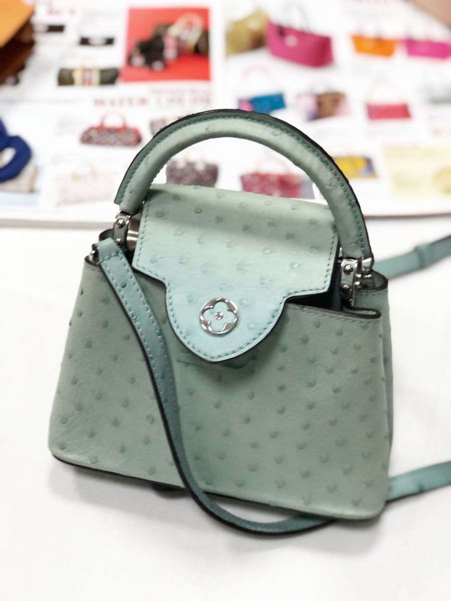 Сумочка /страус/ LOUIS VUITTON цена 281 790 руб