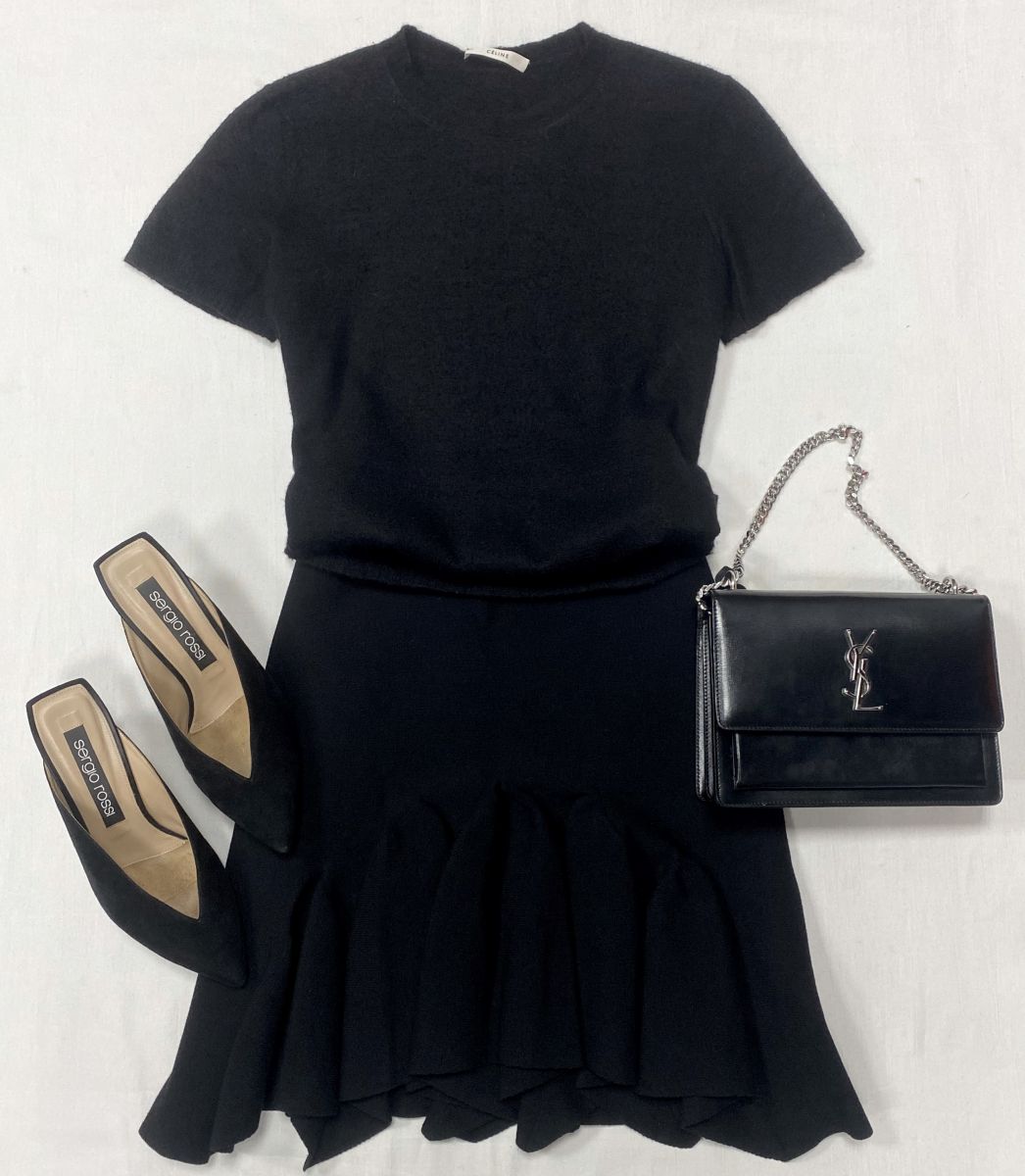 Кофта / кашемир / Celine размер S цена 15 655 руб 
Юбка Bottega Veneta размер L цена 23 483 руб 
Мюли Sergio Rossi размер 40 цена 31 310 руб 
Сумка Saint Laurent