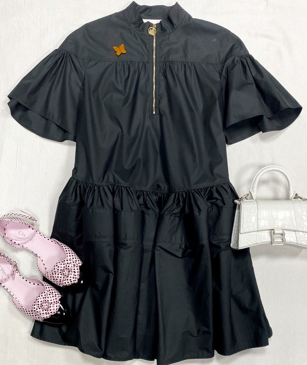 Платье Lanvin размер 36 цена 23 483 руб
Туфли Chanel размер 40 цена 125 240 руб
Сумка Balenciaga 
