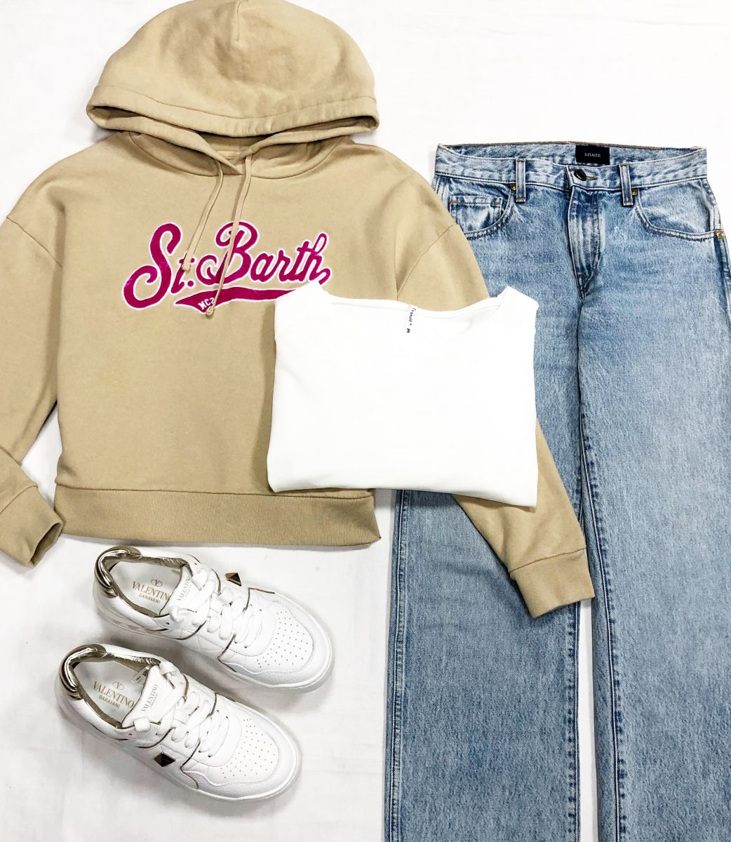 Толстовка St Barth размер S цена 6 262 руб
Джинсы Khaite размер 24 цена 15 655 руб
Футболка Transit размер M цена 4 697 руб
Кроссовки Valentino размер 40 цена 46 965 руб