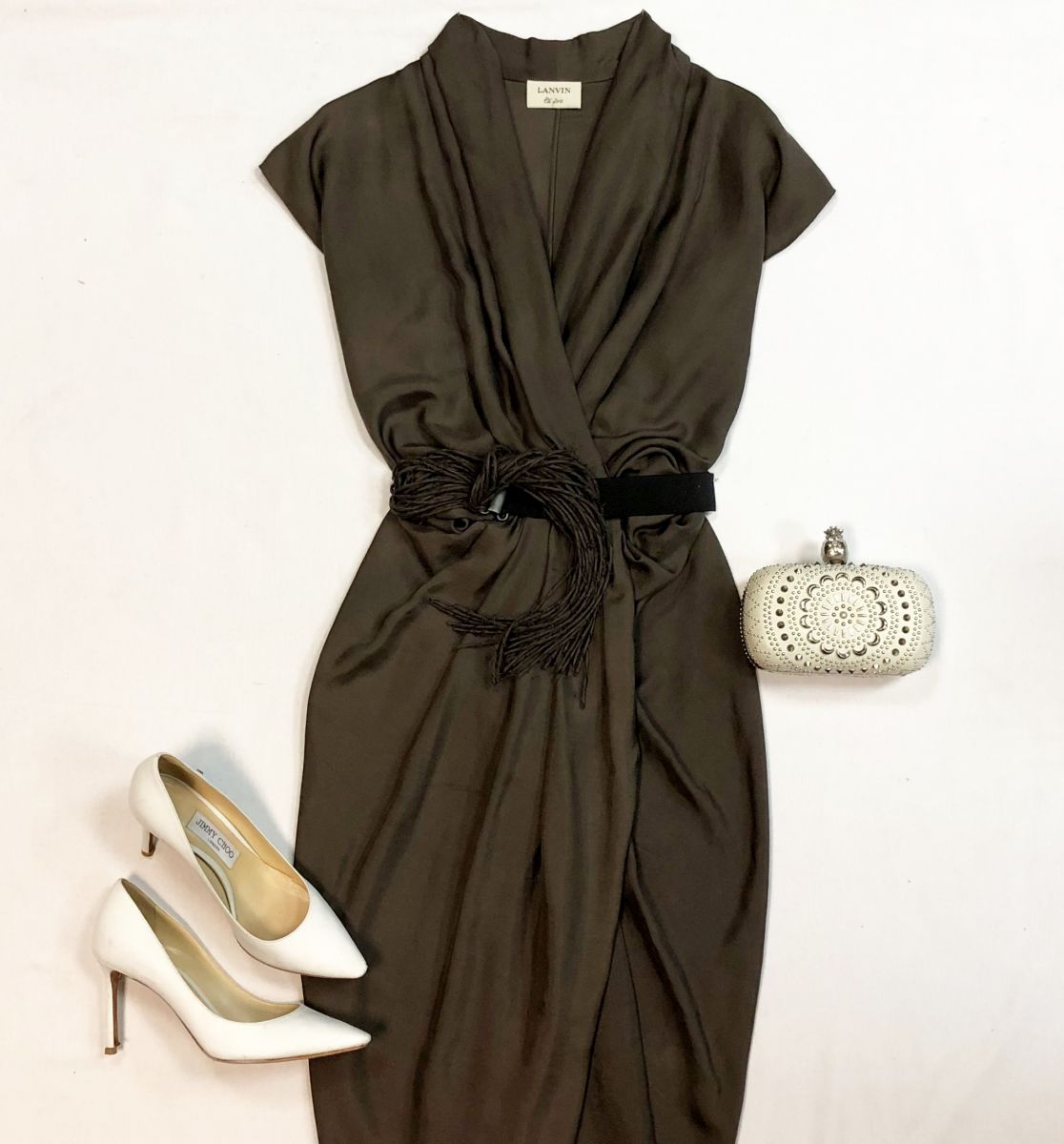 Платье Lanvin размер 38 цена 10 770 рубТуфли Jimmy Choo размер 37 цена 10 770 рубКлатч Alexander Mqueen