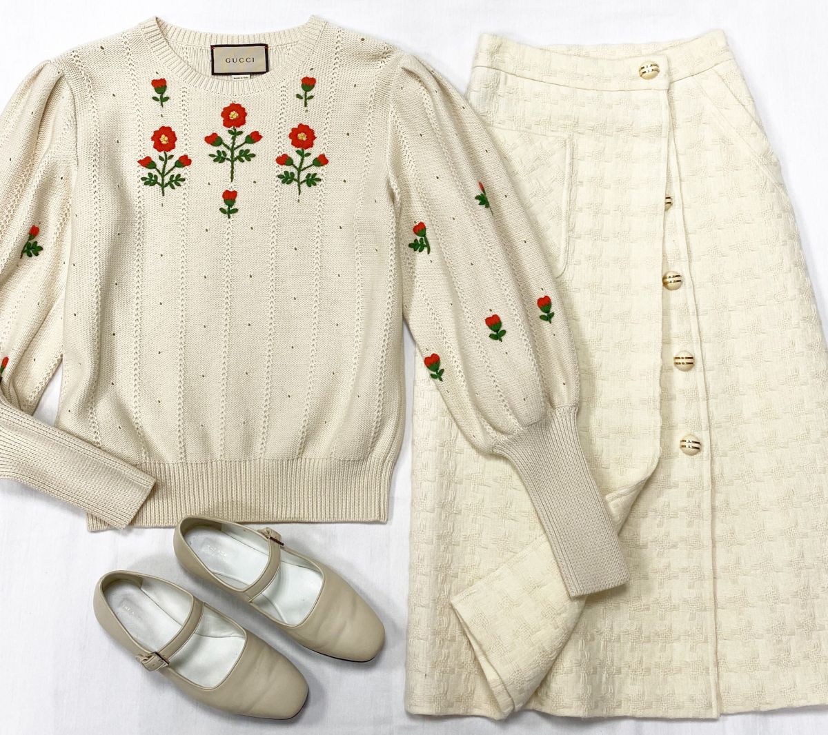Кофта / вышивка / Gucci размер M цена 31 310 руб 
Юбка / твид / Gucci размер S цена 31 310 руб 
Балетки The Row размер 37 цена 31 310 руб 