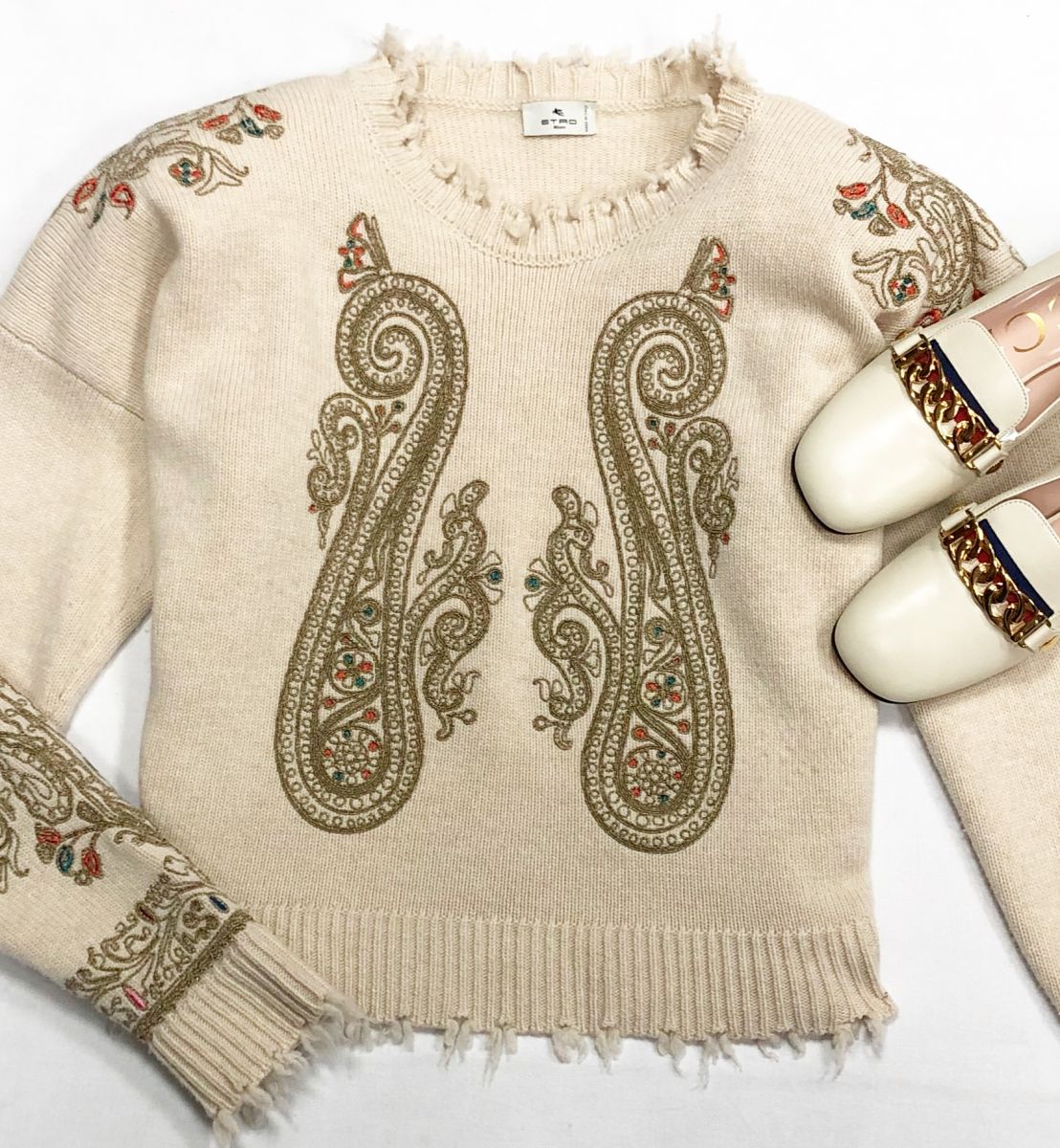 Кофта /вышивка / ETRO размер 40 цена 23 483 руб
Туфли Gucci размер 36 цена 46 925 руб