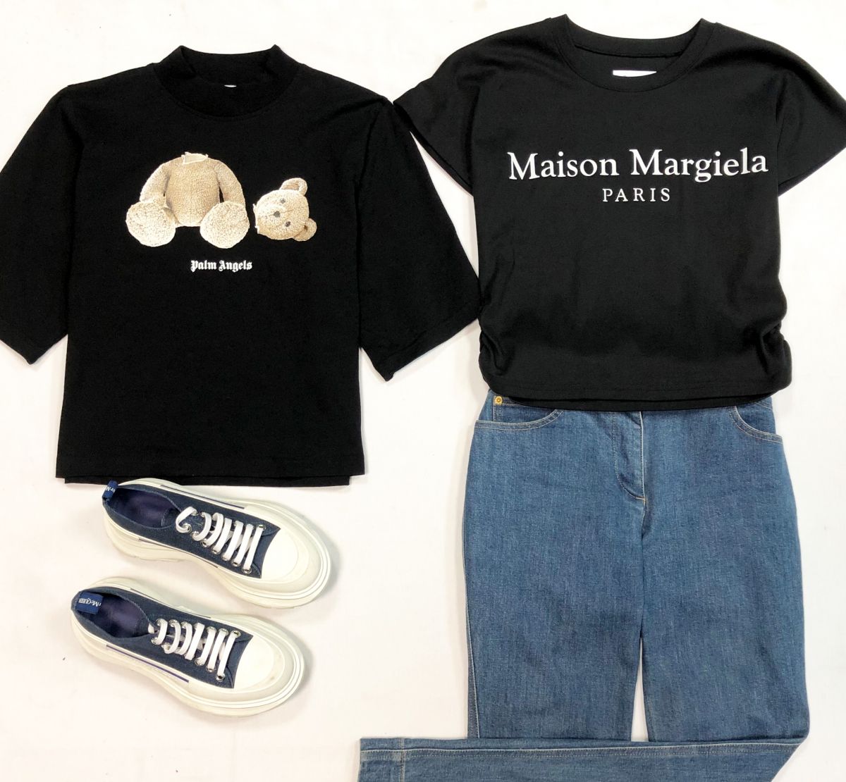 Футболка Palm Angels размер M цена 7 693 рубФутболка Maison Martin Margiela размер L цена 10 770 рубДжинсы Louis Vuitton размер 38 цена 12 308 рубКеды Alexander McQueen размер 37 цена 18 462 руб