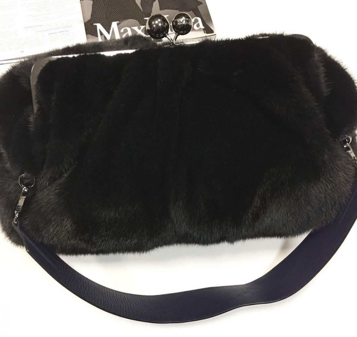 Сумка /мех норки/ Weekend Max Mara  цена 23 077 руб