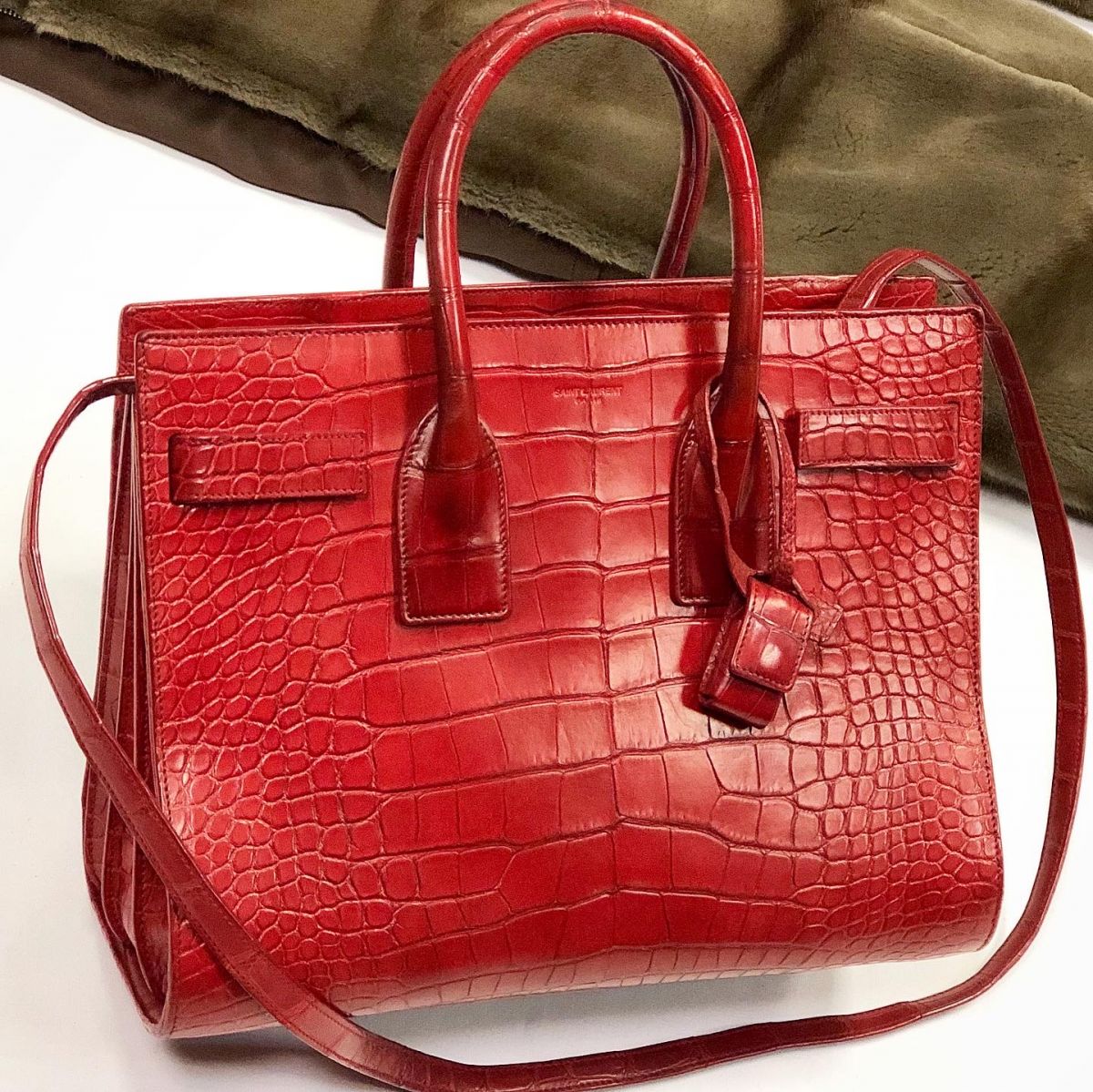 Сумка / крокодил / SAINT LAURENT размер 32/25 цена 153 847 руб 