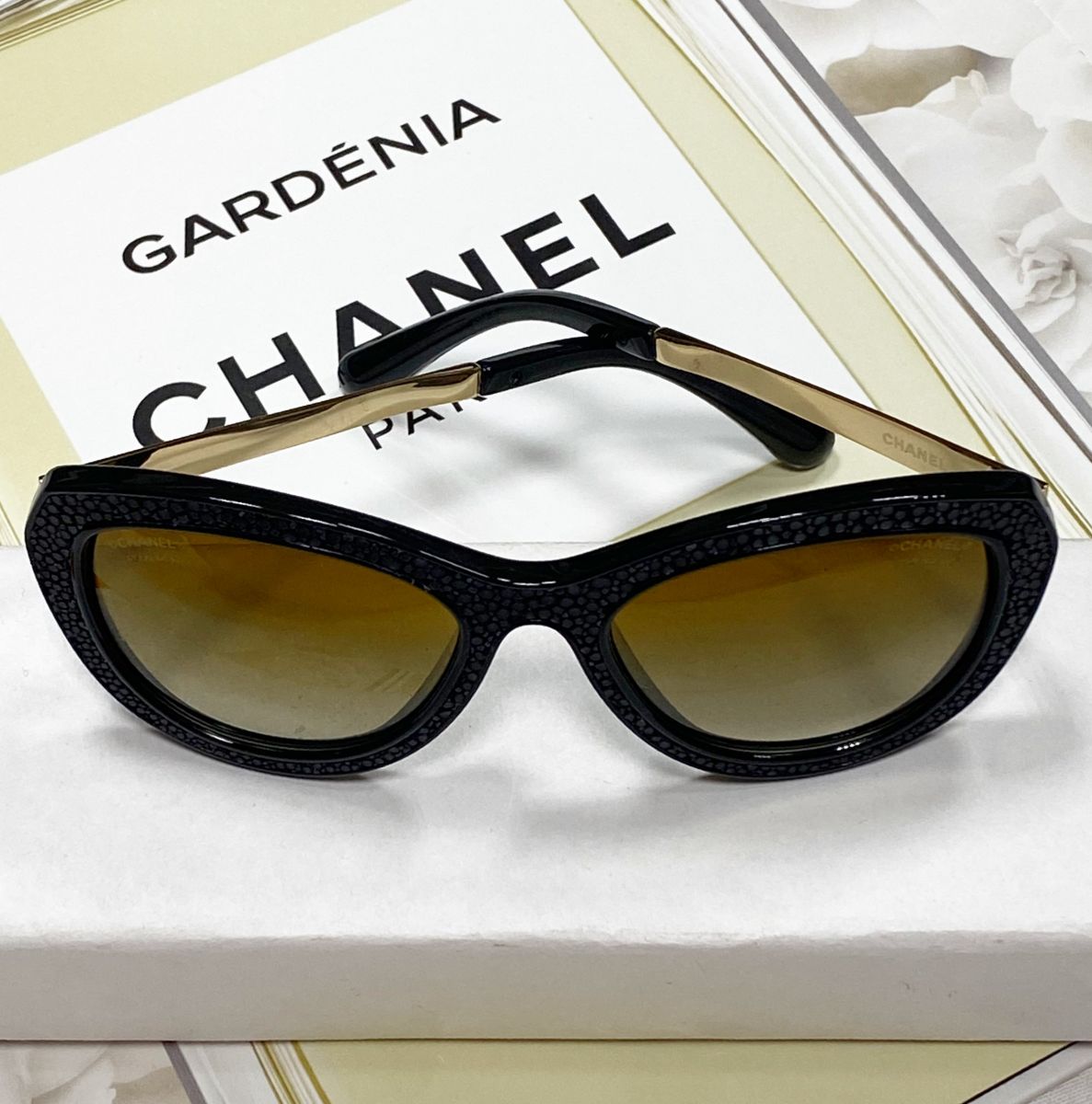 Очки Chanel цена 15 655 руб
