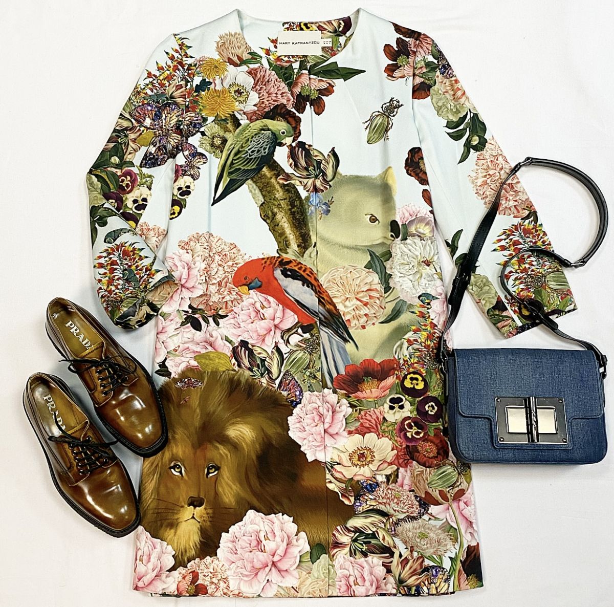 Пальто Mary Katrantzou размер 42 цена 30 770 рубБотинки Prada размер 37 цена 10 770 рубСумка Tom Ford