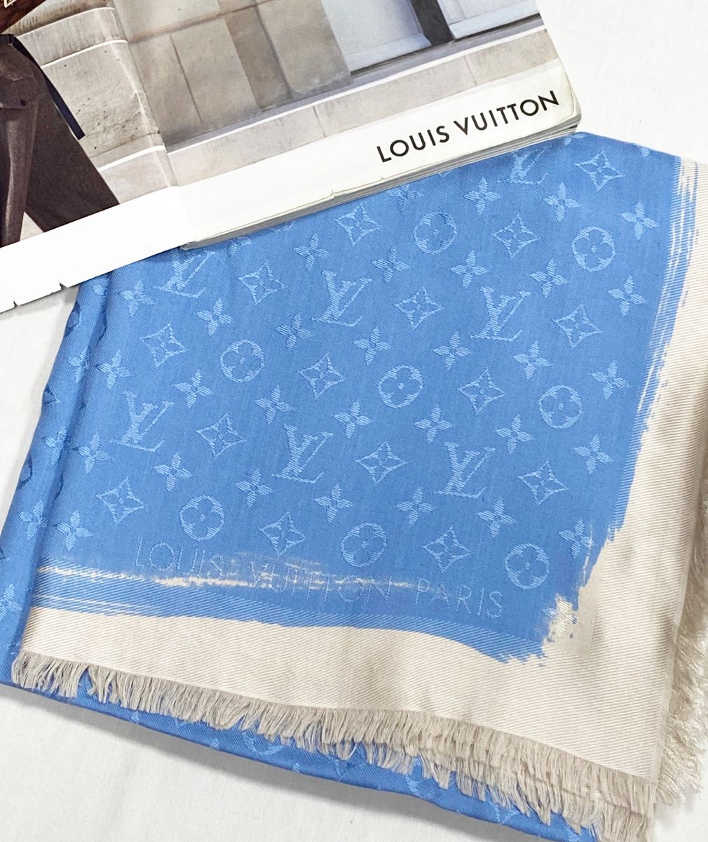 Палантин Louis Vuitton размер 120/120 цена 18 786 руб