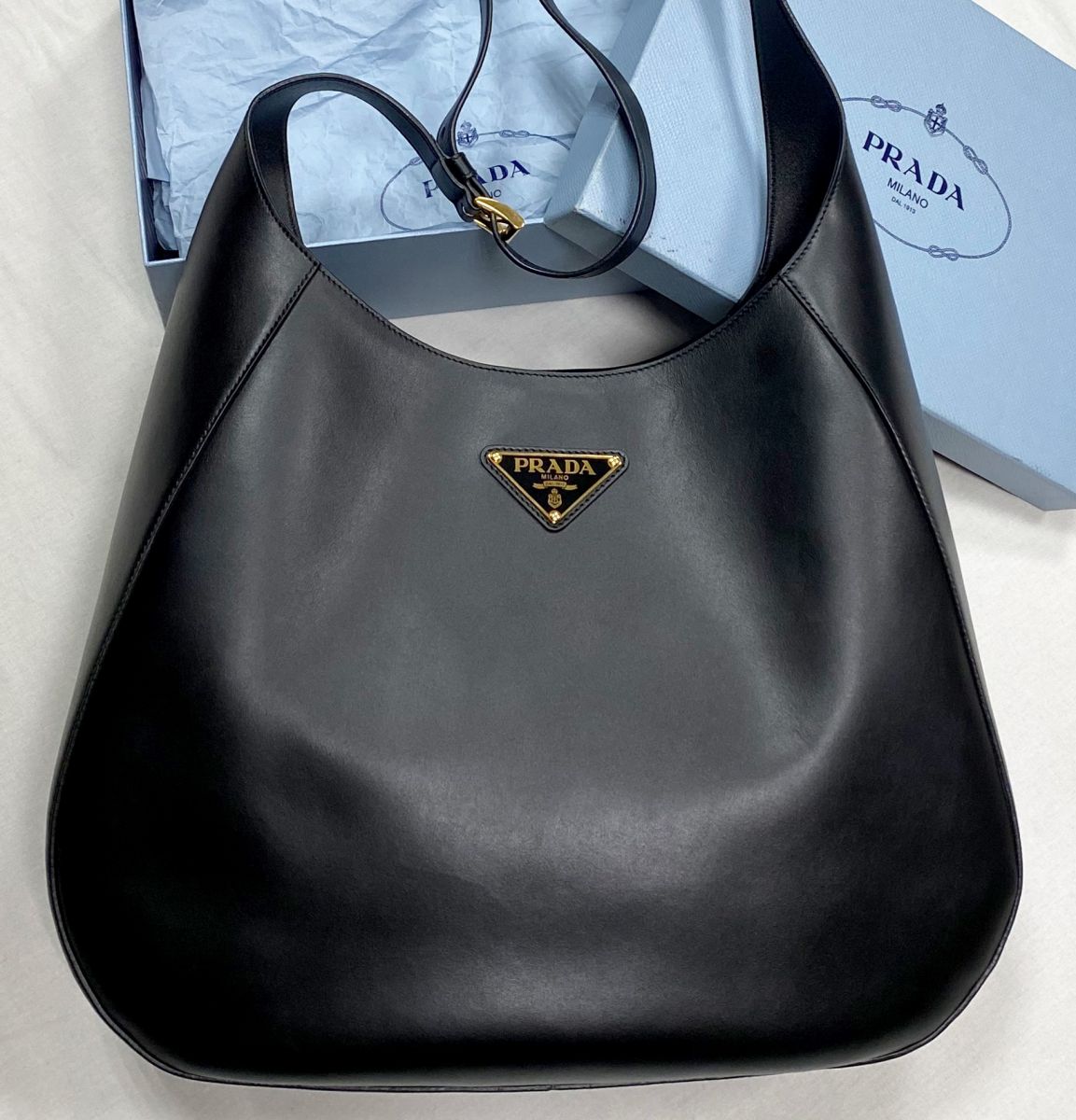 Сумка Prada размер 35/30 цена 156 550 руб