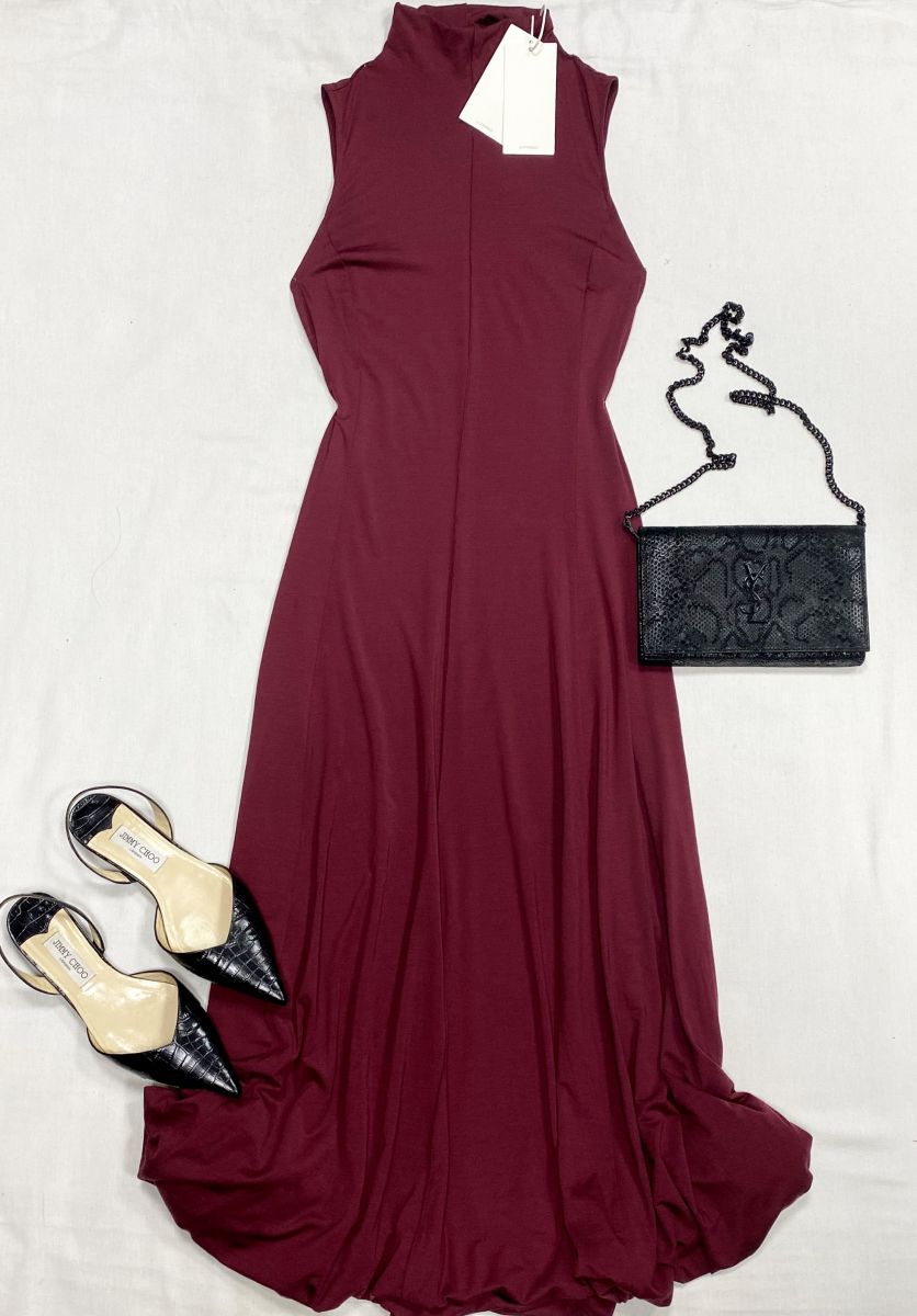 Платье 12 Storeez размер XS цена 10 959 руб
Мюли Jimmy Choo размер 40 цена 15 655 руб
Сумочка Saint Laurent 