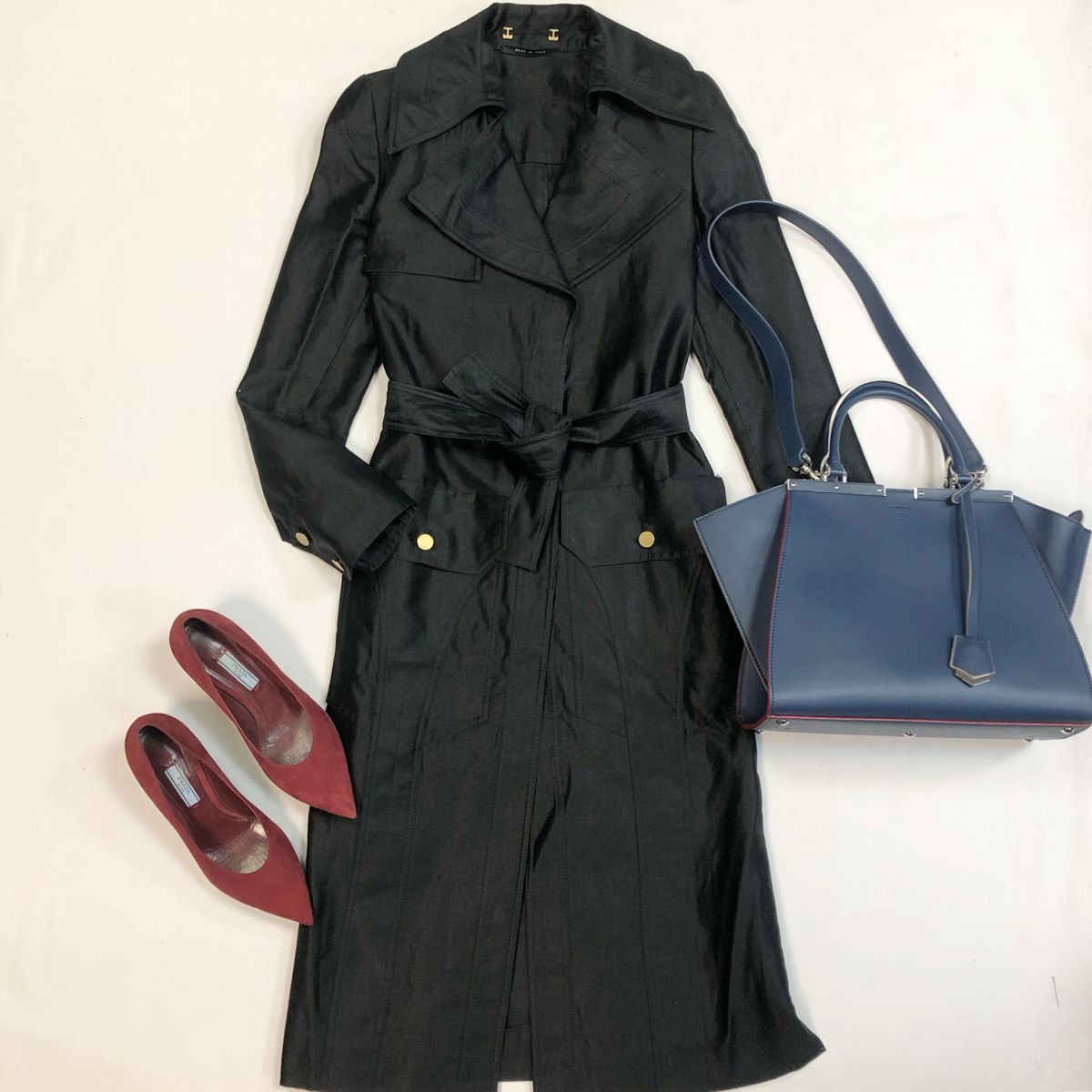 Плащ Gucci размер 38 цена 23 078 рубТуфли Prada размер 37 цена 18 462 рубСумка Fendi