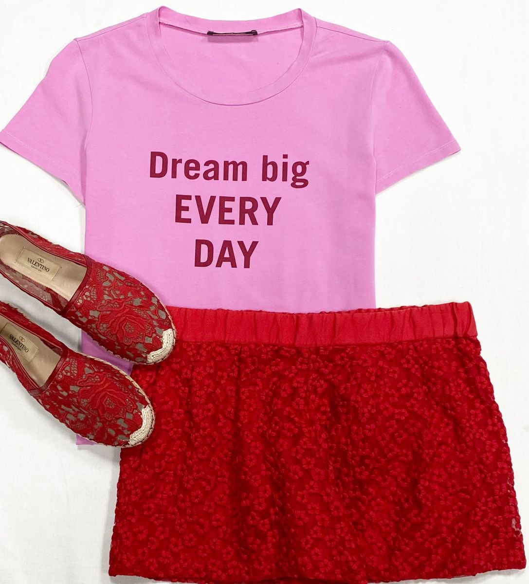 Футболка Weekend/ Max Mara / размер S цена 6 262 руб
Шорты Maje размер 2 цена 3 131 руб
Эспадрильи Valentino размер 38 цана 10 959 руб