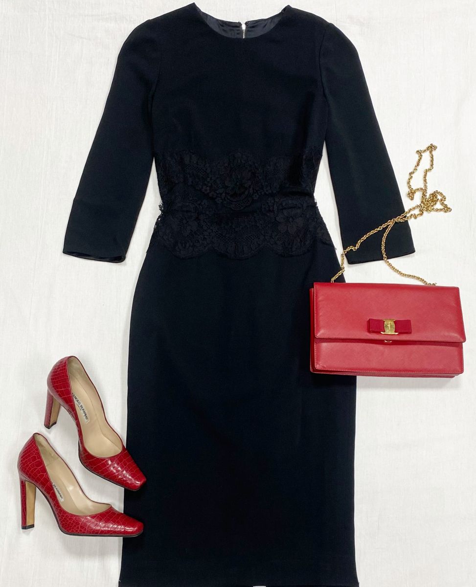 Платье/ ажур/ Dolce Gabbana размер 40 цена 20 352 руб
Туфли Manolo Blahnik размер 36.5 цена 62 620 руб
Сумка Salvatore Ferragamo 