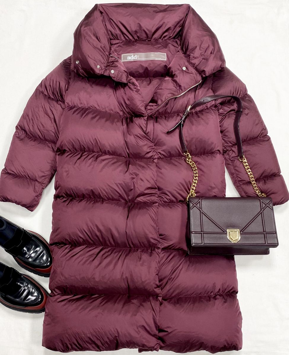 Пуховик add  размер 42 цена 23 483 руб
Ботинки Hermes размер 38 цена 62 620 руб
Сумка Christian Dior 
