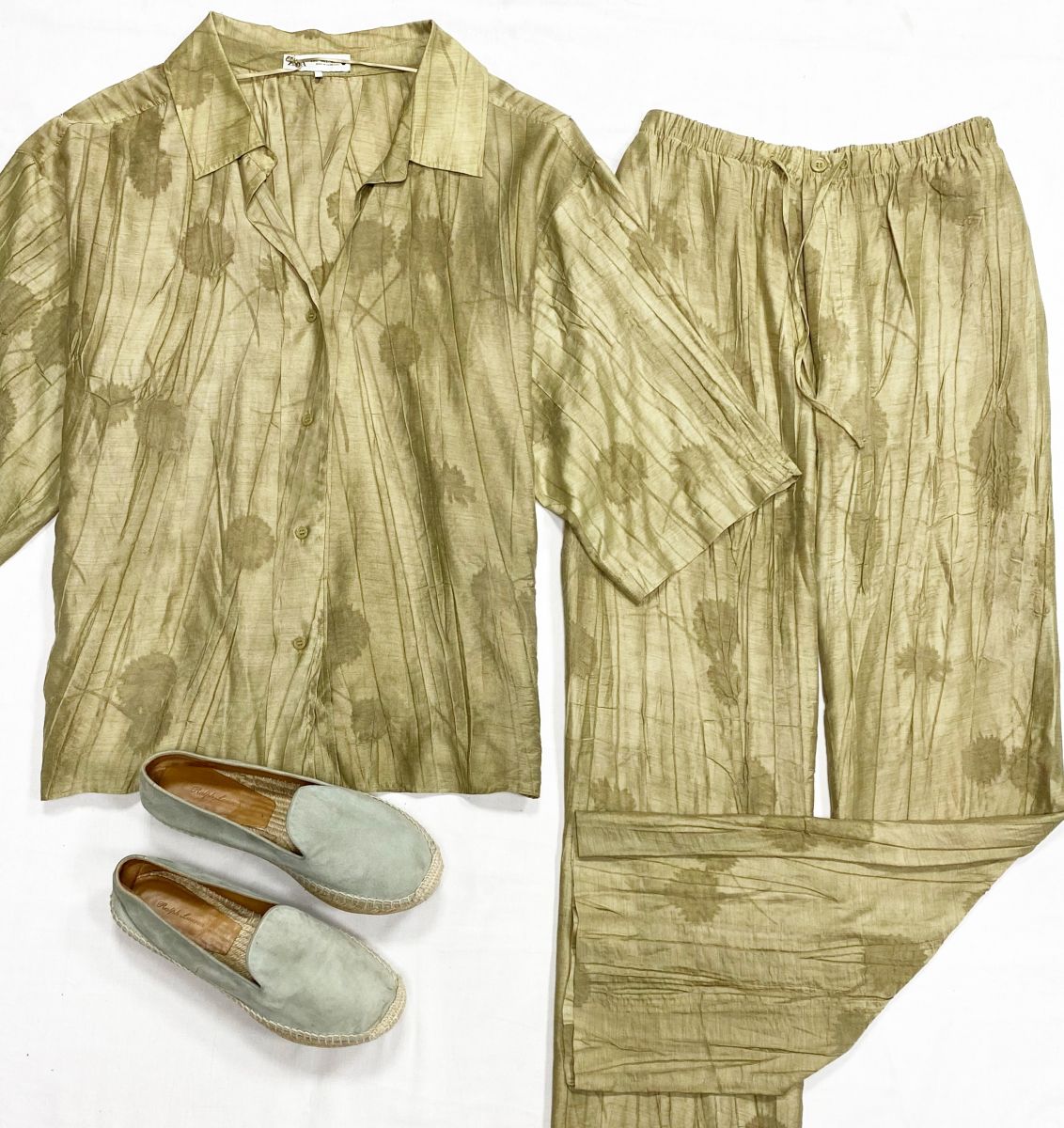 Костюм размер L цена 7 828 руб
Эспадрильи Ralph Lauren размер 39.5 цена 4 697 руб