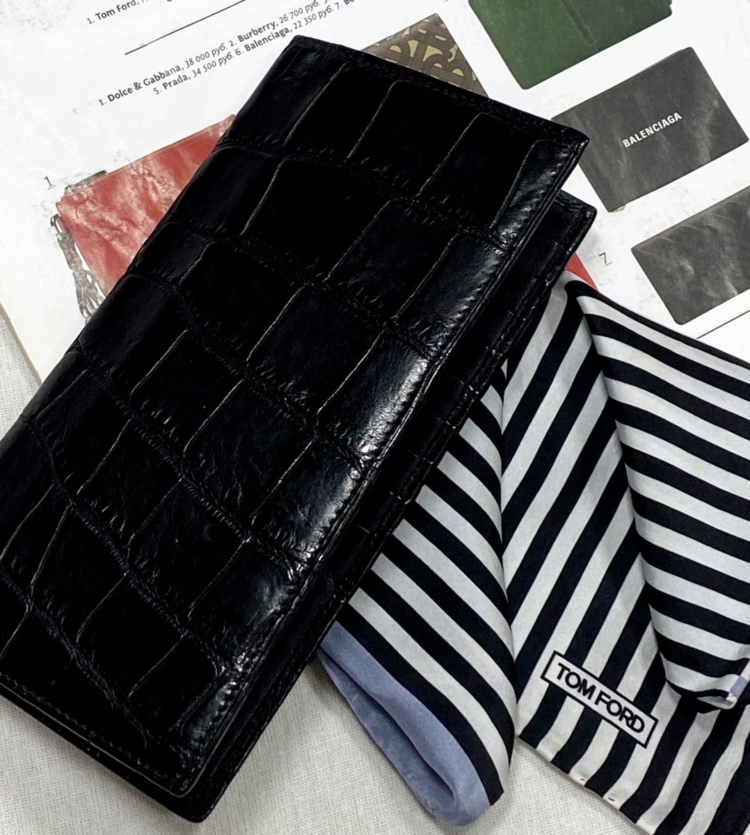 #mechtamen Кошелек/ крокодил/ цена 23 483 руб
Платок Tom Ford цена 3 131 руб
