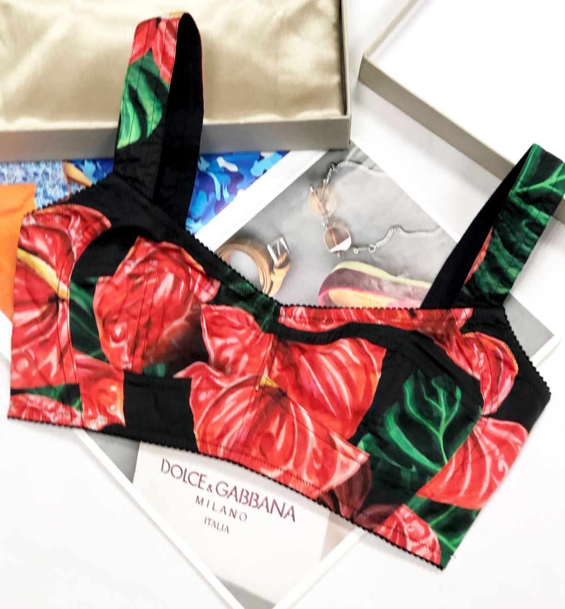 Топ Dolce Gabbana размер 40 цена 15 655 руб

