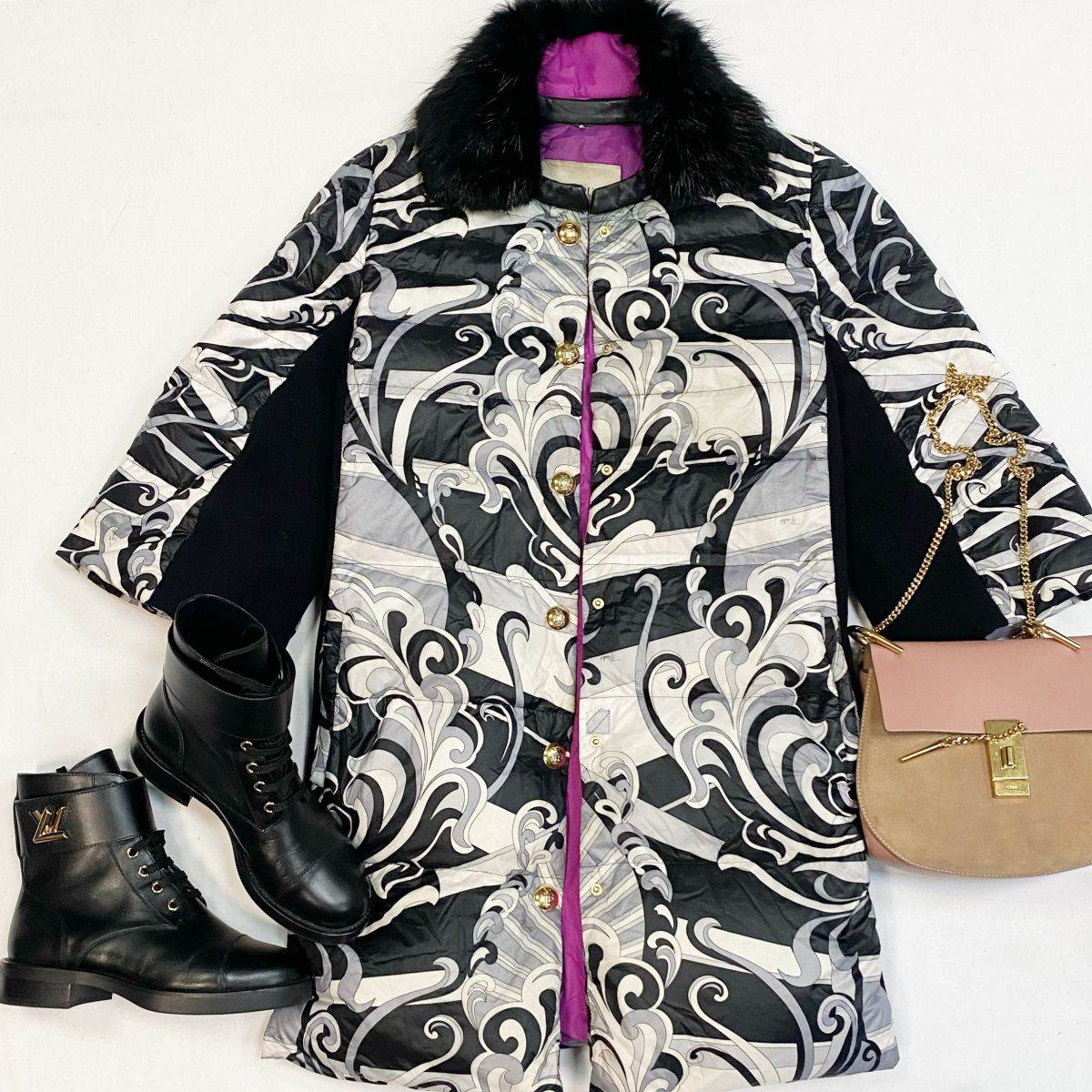 Пуховик Emilio Pucci размер 42 цена 15 385 рубБотинки Louis Vuitton размер 37.5 цена 46 155 рубСумка Chloe