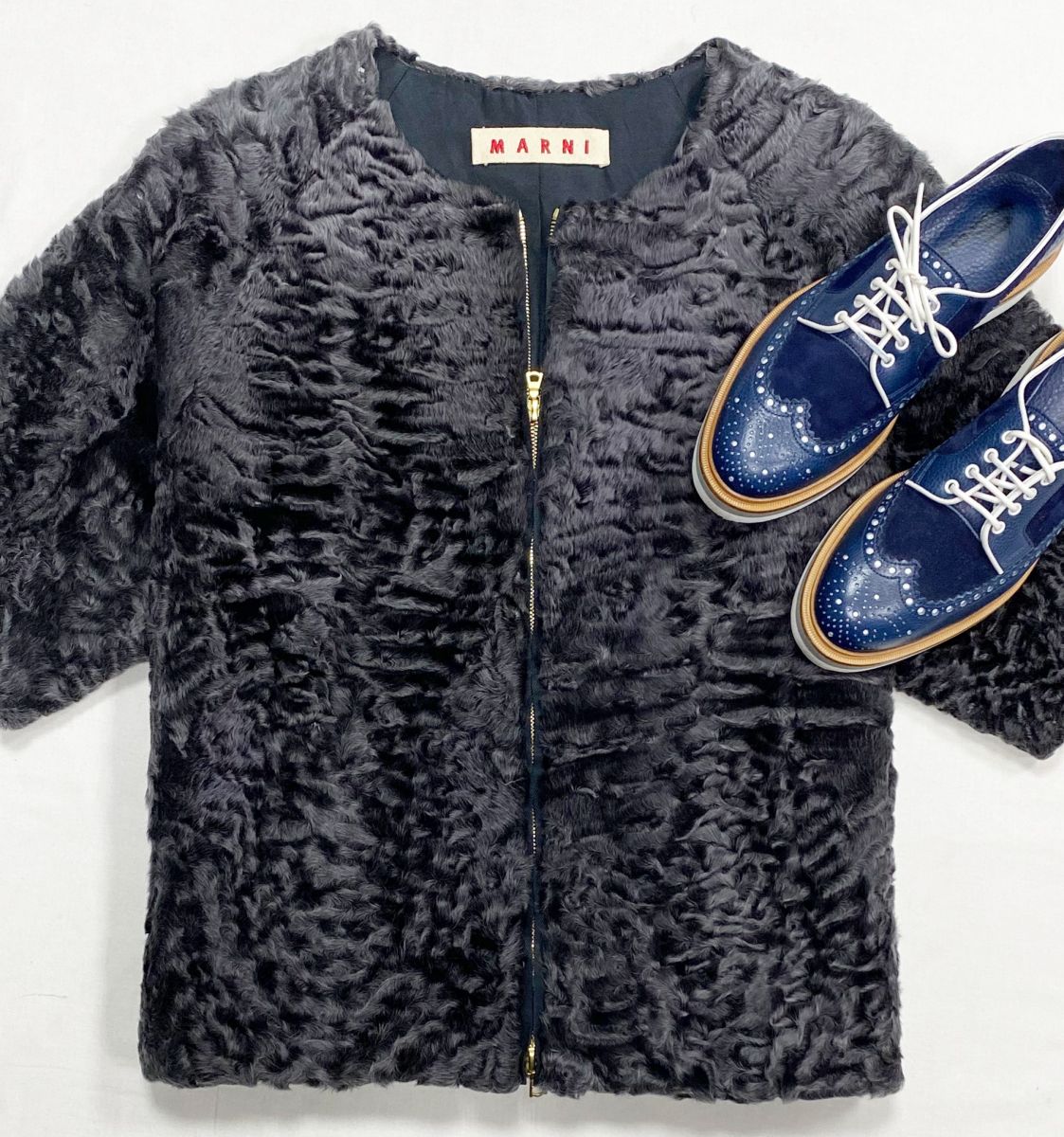 Жакет-Шубка / каракуль/ Marni размер 42 цена 62 620 руб
Ботинки Santoni размер 38 цена 18 786 руб