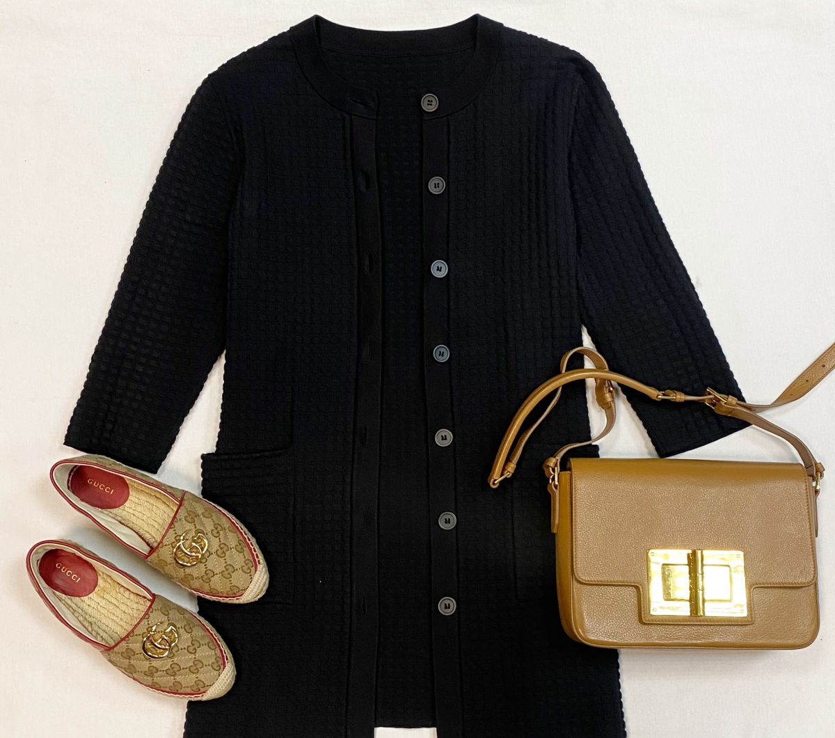 
Кардиган Cos размер 42 цена 2 308 руб
Эсподрильи Gucci размер 36.5 цена 30 770 руб
Сумка Tom Ford 