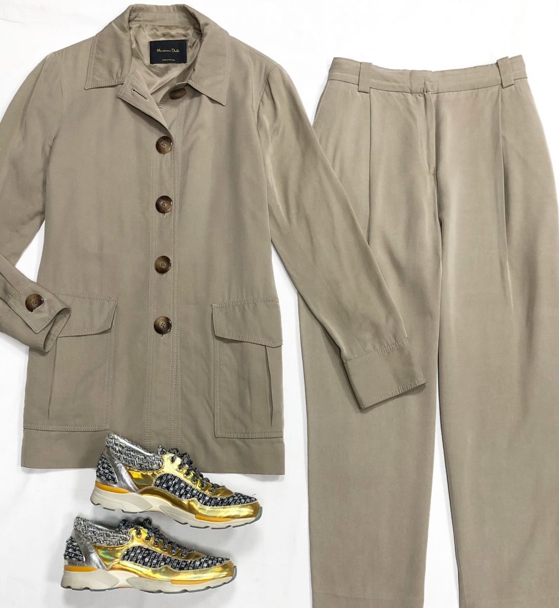 Костюм MASSIMO DUTTI размер 40 цена 7 828 руб
Кроссовки Chanel размер 39 цена 15 655 руб