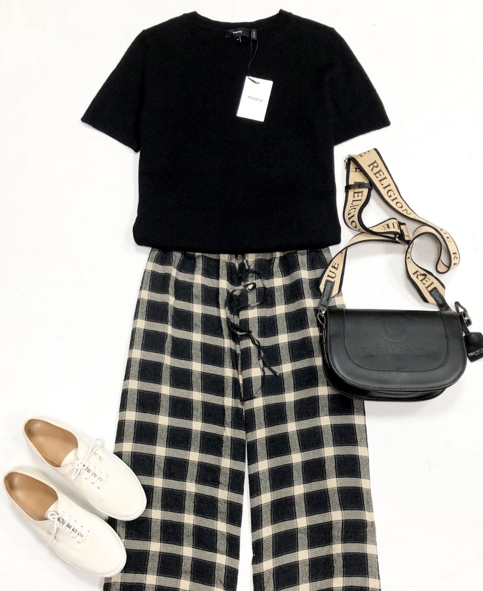 Кофта Theory размер M цена 9 393 руб
Брюки Zara размер S цена 7 828 руб
Кеды The Row размер 38 цена 23 483 руб
Сумка True Religion