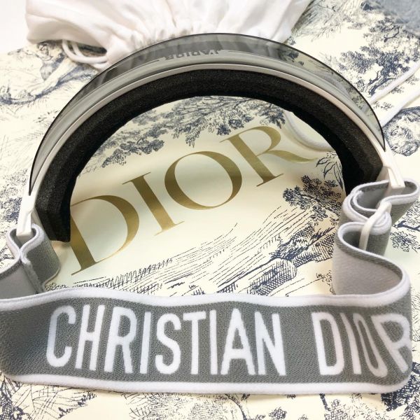 Козырёк Christian Dior 