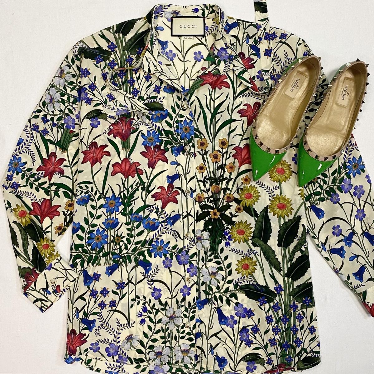 Блузка/шёлк/ GUCCI  размер 40 цена 23 078 рубБалетки VALENTINO размер 37 цена 12 308 руб