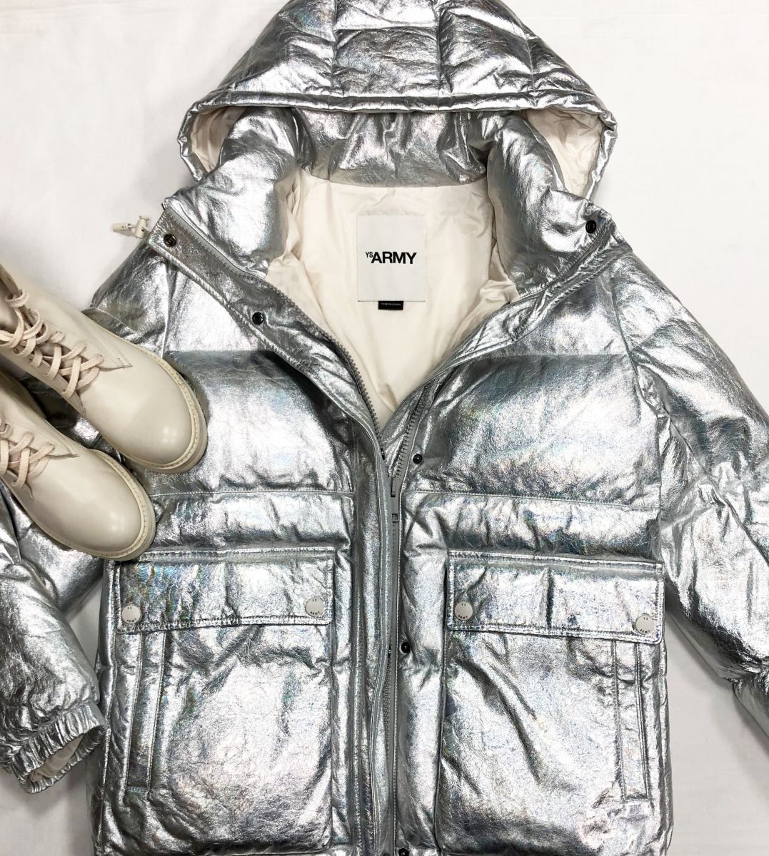 Пуховик Yves Solomon размер 38 цена 46 965 руб
Ботинки Yana Raskovalova размер 37 цена 15 655 руб