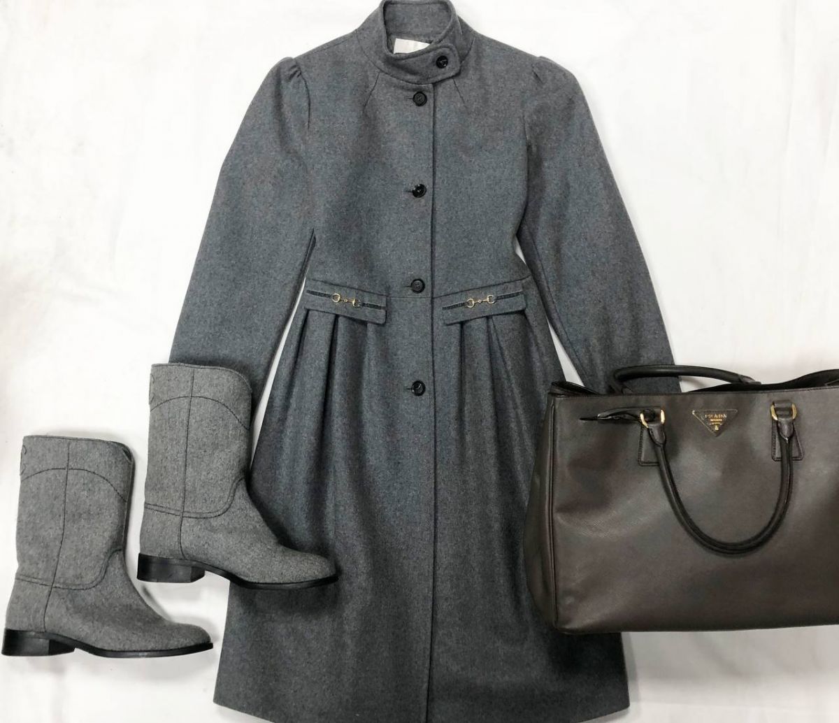 Пальто GUCCI размер S цена 15 655 руб 
Сумка PRADA