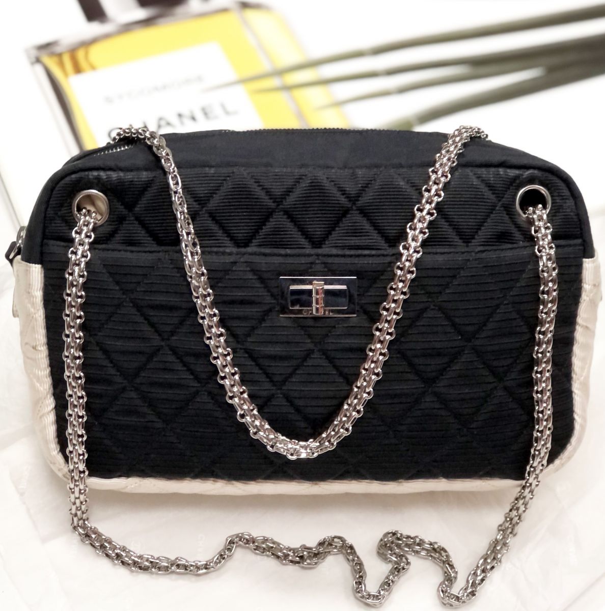 Сумка Chanel размер 28/18 цена 98 627 руб 

