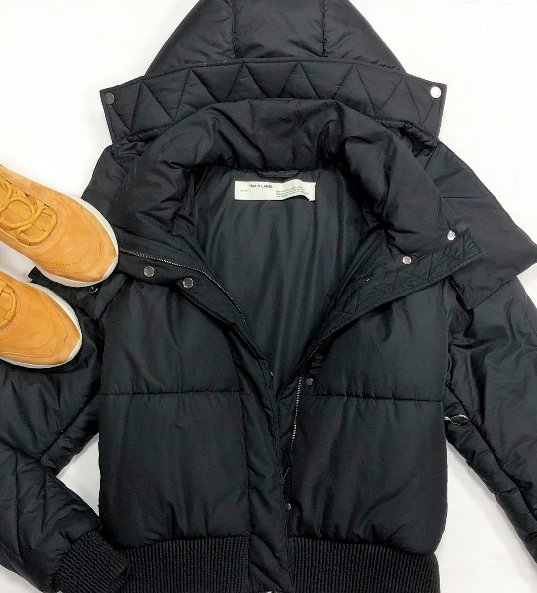 Пуховик Off White размер 42 цена 28 179 руб
Кроссовки Hermes размер 40 цена 46 965 руб