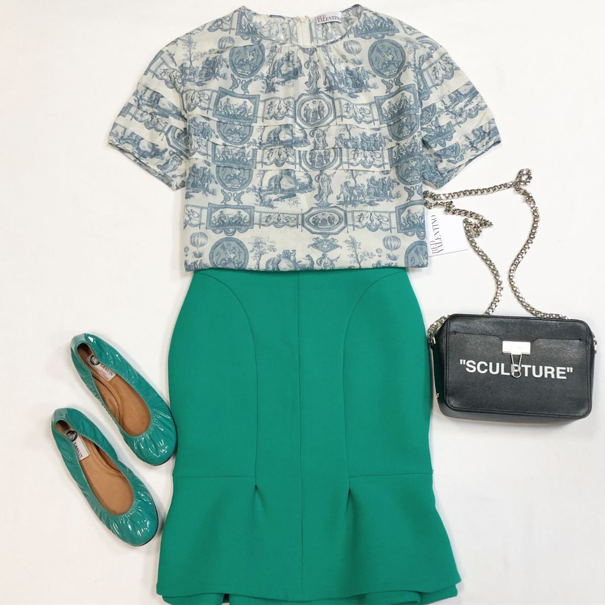 Топ Red Valentino размер 40 цена 7 693 ок/ с биркой/ Юбка Marni размер 38 цена 6 154 руюБалетки Lanvin размер 37 цена 9 231 рубСумка Ermanno Scervino