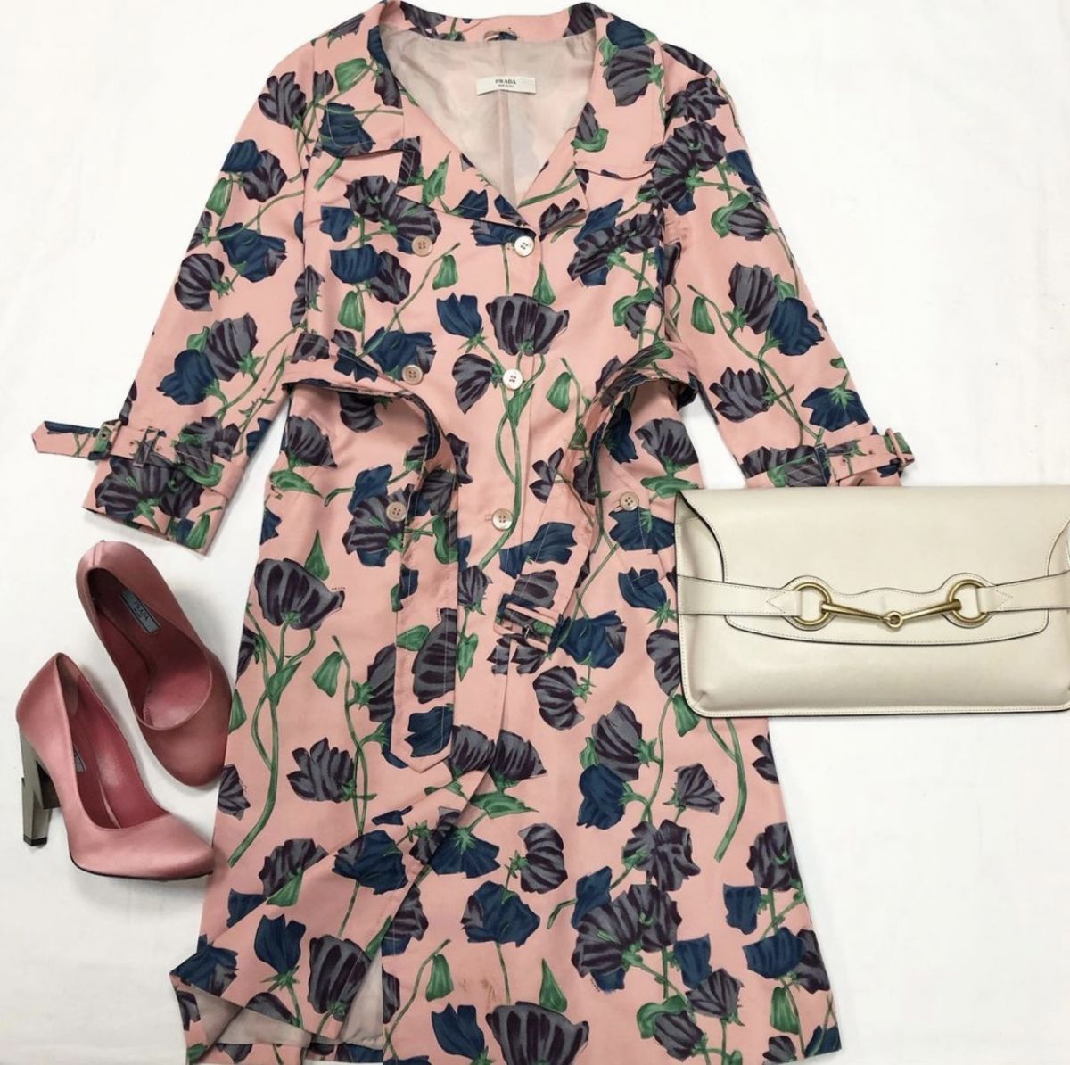 Плащ Prada размер 40 цена 18 462 руб Туфли Prada размер 38 цена 18 462 руб Клатч Gucci