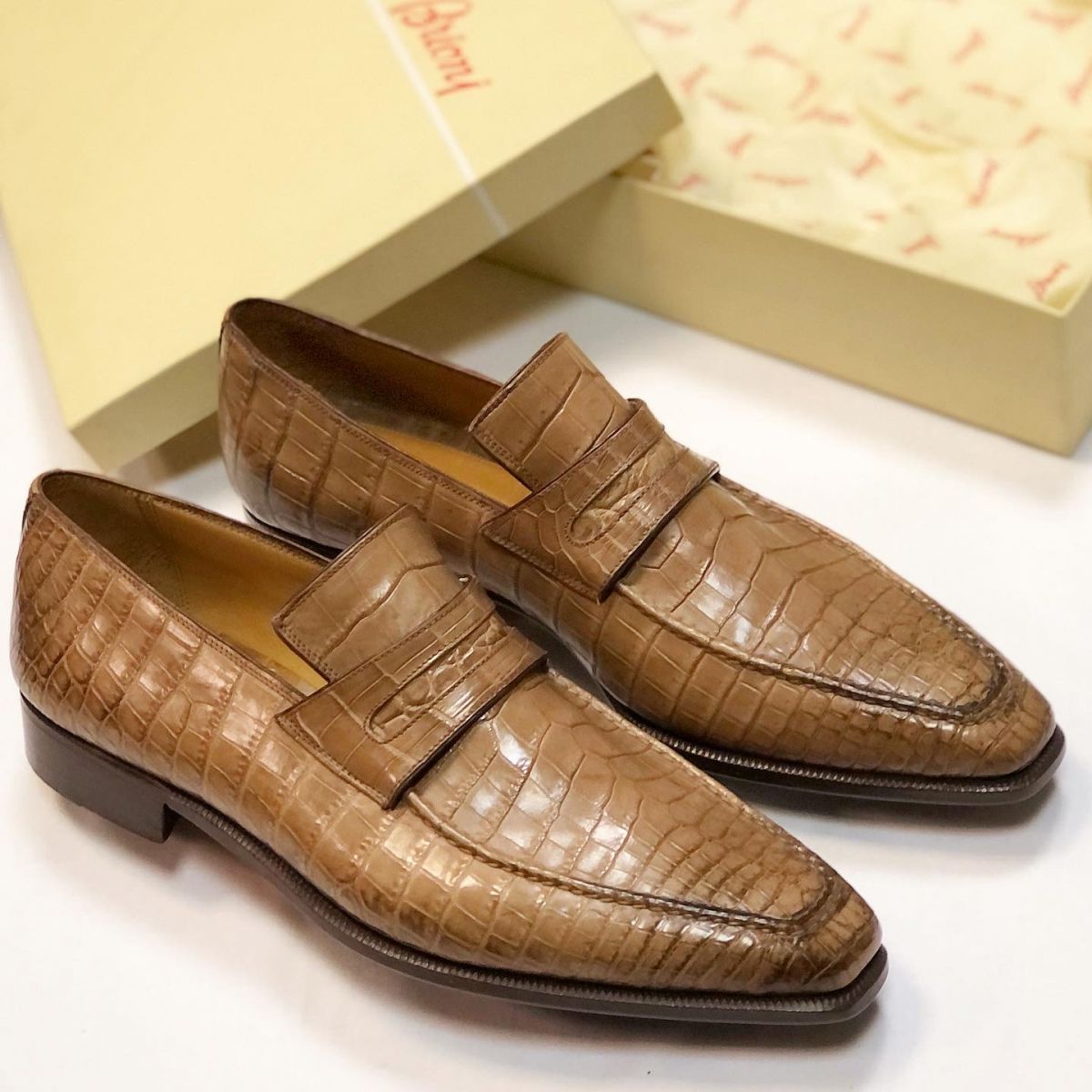 Туфли / крокодил / Brioni  размер 42 цена 69 232 руб 